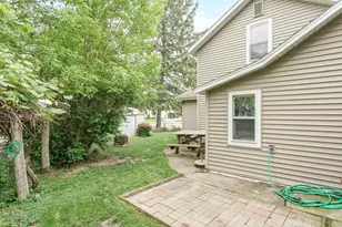 320 S Pearl St, Janesville, WI 53548 - Photo 5