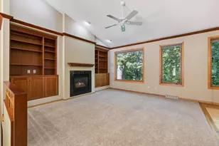 1300 Kings Lynn Rd, Stoughton, WI 53589 - Photo 9