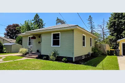 1733 Stoughton Avenue, Tomah, WI 54660 - Photo 3