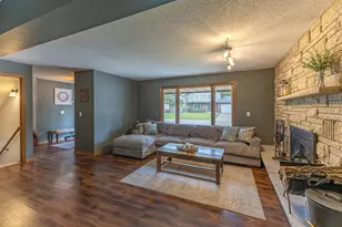 815 Westwood Dr, Onalaska, WI 54650 - Photo 5
