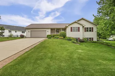 605 Prairie Hills Drive, Ridgeville, WI 53533 - Photo 1
