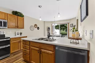 5608 Osborn Dr, Mcfarland, WI 53558 - Photo 9