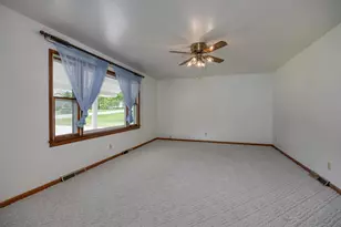 10266 N Amber Trail, Edgerton, WI 53534 - Photo 5