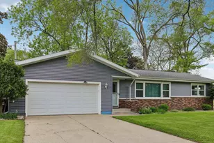 105 W Slifer St, Portage, WI 53901 - Photo 3