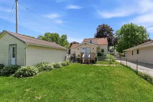 200 Hamilton St, Beaver Dam, WI 53916 - Photo 17