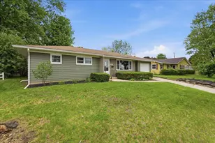 2009 Portage Rd, Madison, WI 53704 - Photo 37