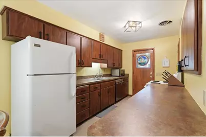2009 Portage Road, Madison, WI 53704 - Photo 9