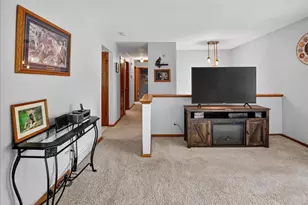 520 Acker Pkwy, DeForest, WI 53532 - Photo 9