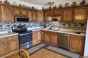 812 Pattee Dr, Waupun, WI 53963 - Photo 7
