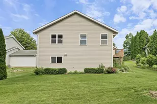 544 Berwick Dr, Sun Prairie, WI 53590 - Photo 35