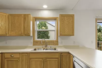 544 Berwick Drive, Sun Prairie, WI 53590 - Photo 7