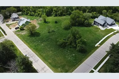 2810 Arbor Ridge Way, Janesville, WI 53548 - Photo 3