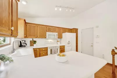 3033 Artesian Lane, Madison, WI 53713 - Photo 11