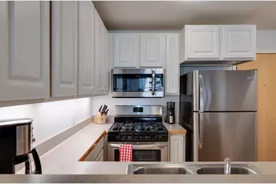 360 W Washington Avenue #712, Madison, WI 53703 - Photo 11
