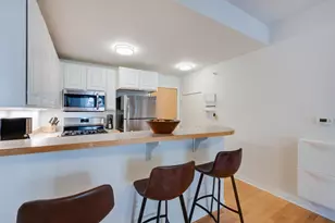360 W Washington Ave, Madison, WI 53703 - Photo 9