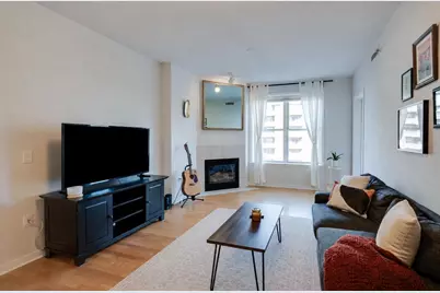 360 W Washington Avenue #712, Madison, WI 53703 - Photo 7