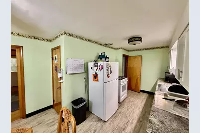 265 E Memorial Drive, Janesville, WI 53545 - Photo 7