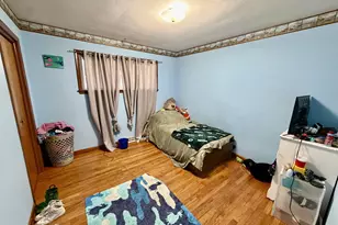265 E Memorial Dr, Janesville, WI 53545 - Photo 9