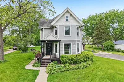 315 Park Avenue, Prairie Du Sac, WI 53578 - Photo 3