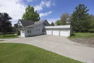 304 Tenth Ave St, Baraboo, WI 53913 - Photo 5