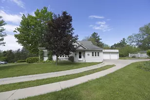 304 Tenth Ave St, Baraboo, WI 53913 - Photo 3