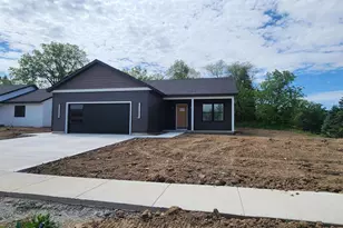 101 Rolling Meadow Dr, Darien, WI 53114 - Photo 1