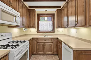 1122 Spaight St, Madison, WI 53703 - Photo 9