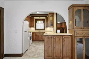 1122 Spaight St, Madison, WI 53703 - Photo 11