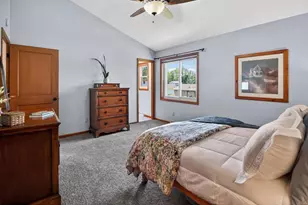 916 Katherine Dr, Sun Prairie, WI 53590 - Photo 17