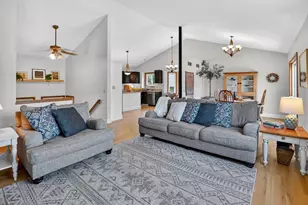 916 Katherine Dr, Sun Prairie, WI 53590 - Photo 7