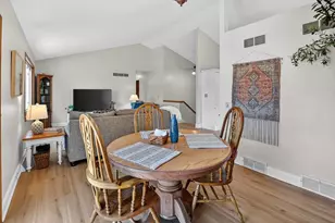 916 Katherine Dr, Sun Prairie, WI 53590 - Photo 13