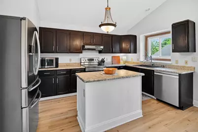 916 Katherine Drive, Sun Prairie, WI 53590 - Photo 5