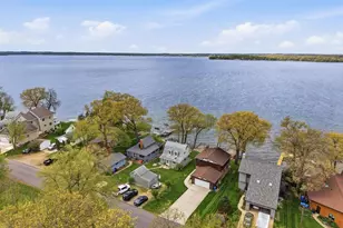 2029 Skyline Dr, Stoughton, WI 53589 - Photo 3