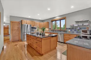 W6383 Hackbarth Rd, Fort Atkinson, WI 53538 - Photo 9