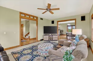 W6383 Hackbarth Rd, Fort Atkinson, WI 53538 - Photo 7