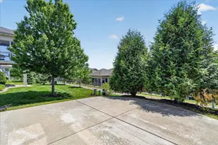 9025 Royal Oaks Cir, Verona, WI 53593 - Photo 49