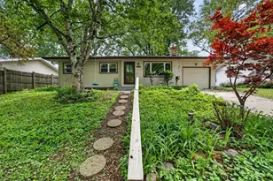 1121 Debra Ln, Madison, WI 53704 - Photo 1