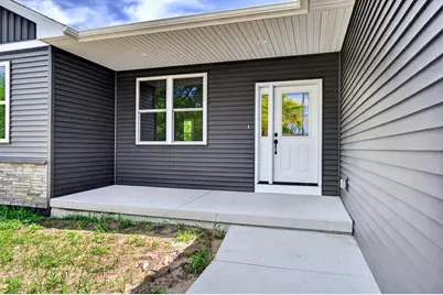 2004 W 4th Avenue, Brodhead, WI 53520 - Photo 3