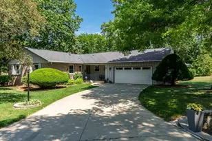 807 E Holiday Dr, Beloit, WI 53511 - Photo 1