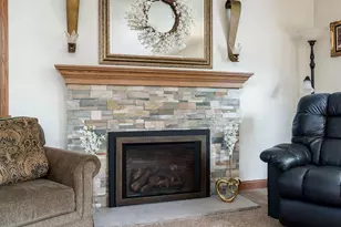 807 E Holiday Dr, Beloit, WI 53511 - Photo 9