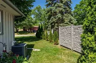 807 E Holiday Dr, Beloit, WI 53511 - Photo 51