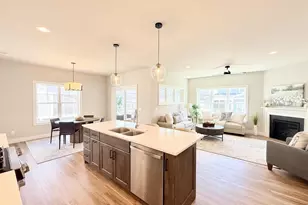 Unit 5 1 Bellflower Dr, DeForest, WI 53532 - Photo 5