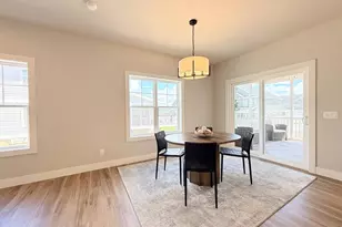 Unit 5 1 Bellflower Dr, DeForest, WI 53532 - Photo 9
