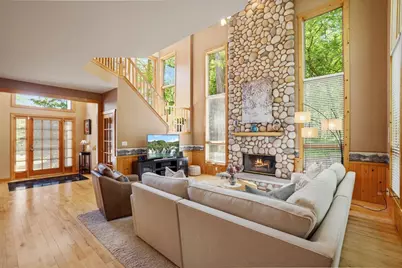 W305N2373 Maple Avenue, Pewaukee, WI 53072 - Photo 5