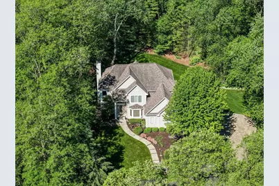W305N2373 Maple Avenue, Pewaukee, WI 53072 - Photo 3