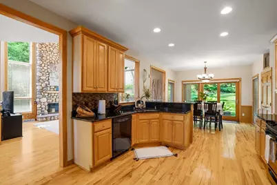 W305N2373 Maple Avenue, Pewaukee, WI 53072 - Photo 13