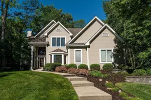 W305N2373 Maple Ave, Pewaukee, WI 53072 - Photo 1