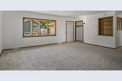 207 S Rutland Avenue, Brooklyn, WI 53521 - Photo 11