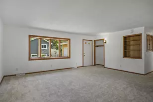 207 S Rutland Ave, Brooklyn, WI 53521 - Photo 11