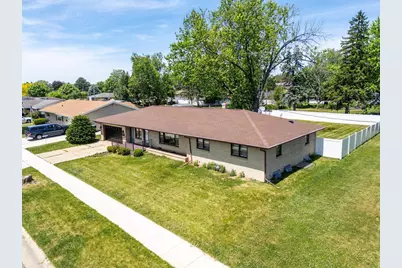 2020 Bond Place, Janesville, WI 53548 - Photo 5